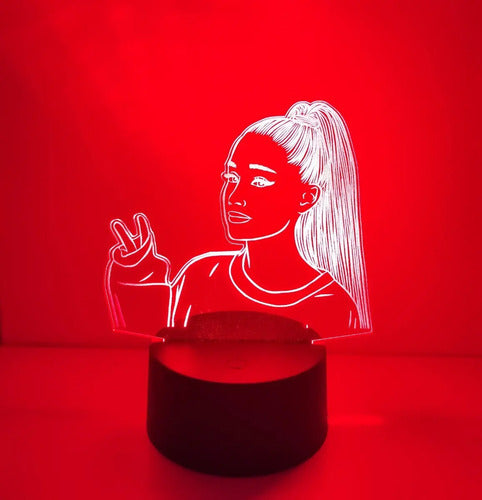 Ariana Grande Lampara Led Ilusión 3d Cantante Decoración Negra